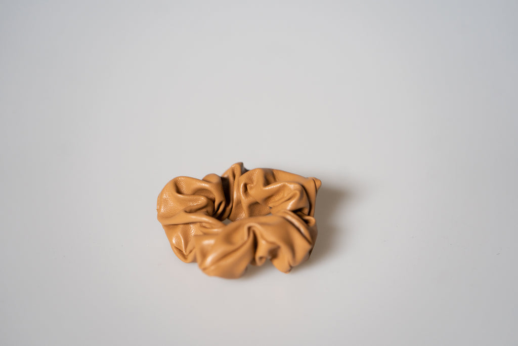 Vegan Leather Scrunchie - Toffe