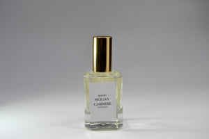 
            
                Laden Sie das Bild in den Galerie-Viewer, Eau de Parfum - Sicilian Cashmere
            
        